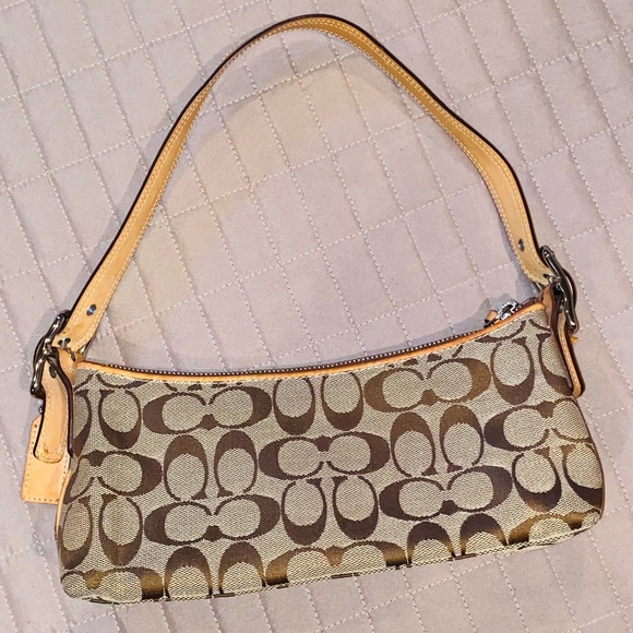 Authentic Coach Y2K Vintage Signature East West Demi Hampton Baguette (2005) - Picture 4 of 11